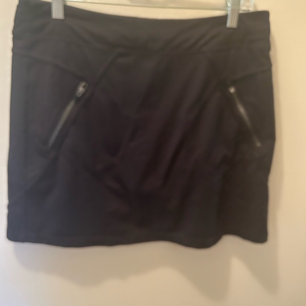 Athleta Black Mini Skort with front&back Zipper Pockets size medium